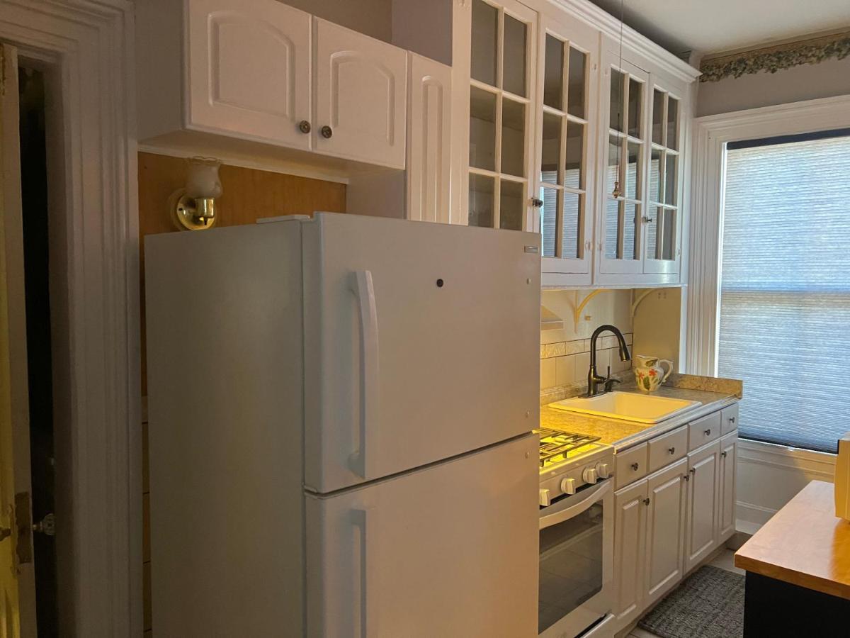 1 Bedroom Private Victorian Apt In Convenient City Location On 5 Acre, Sleeps 4 Poughkeepsie Exterior foto