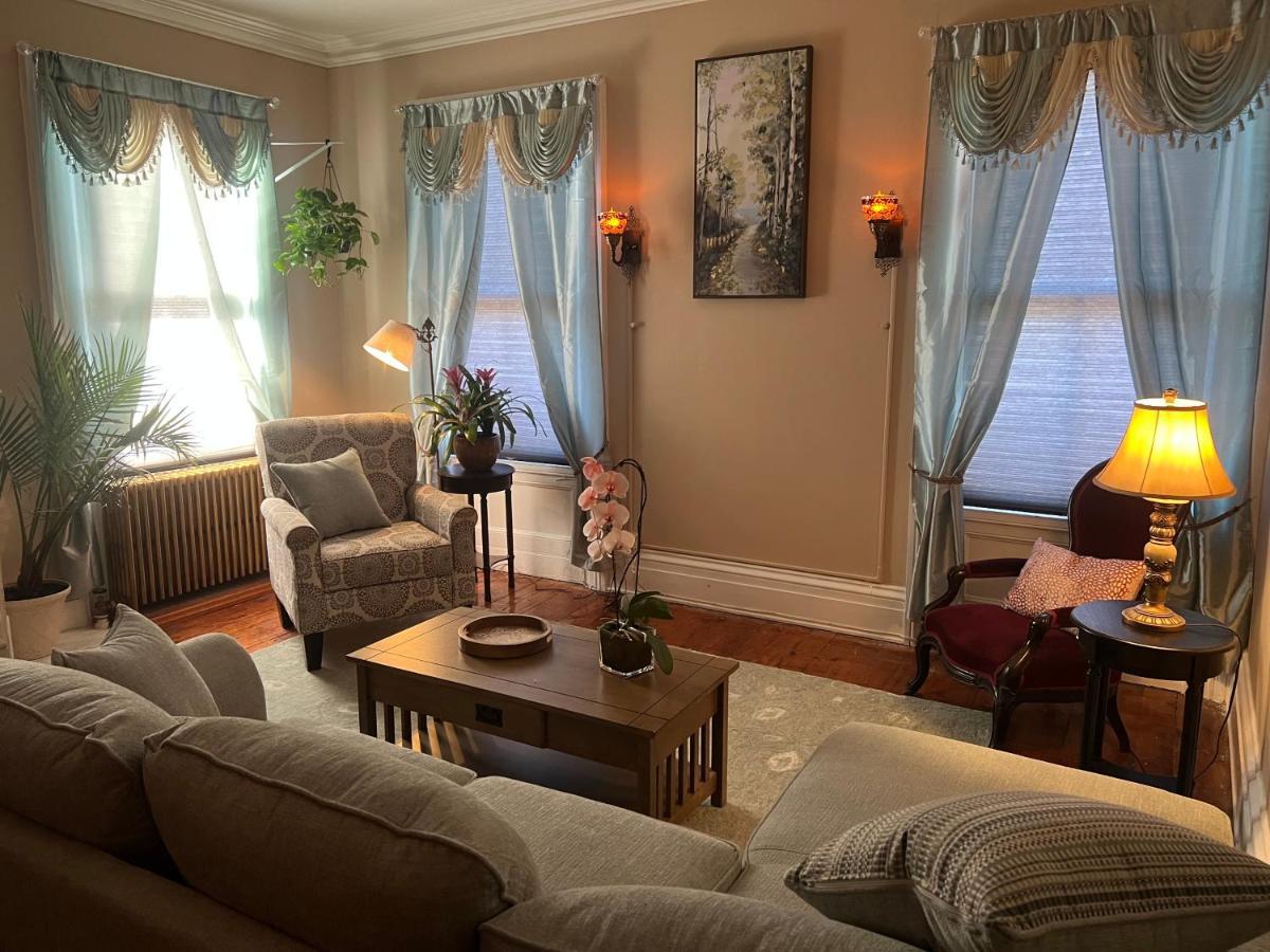 1 Bedroom Private Victorian Apt In Convenient City Location On 5 Acre, Sleeps 4 Poughkeepsie Exterior foto