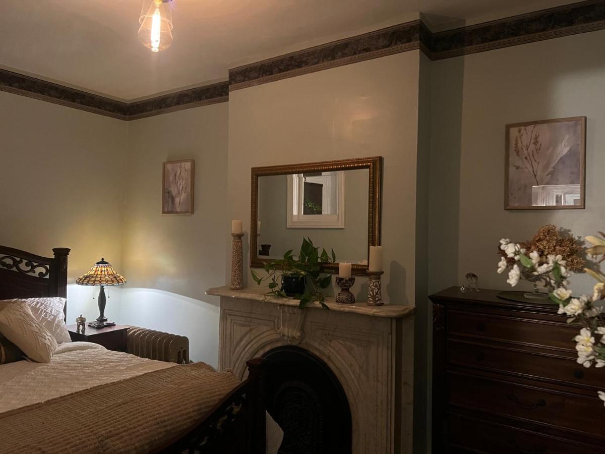 1 Bedroom Private Victorian Apt In Convenient City Location On 5 Acre, Sleeps 4 Poughkeepsie Exterior foto